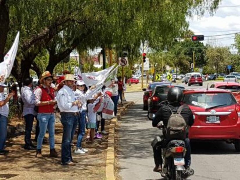Candidatos usan redes y WhatsApp para ganar votos en Guanajuato