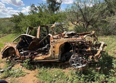 Madres Buscadoras localizan dos cuerpos calcinados en el desierto de Sonora; también encontraron 6 vehículos