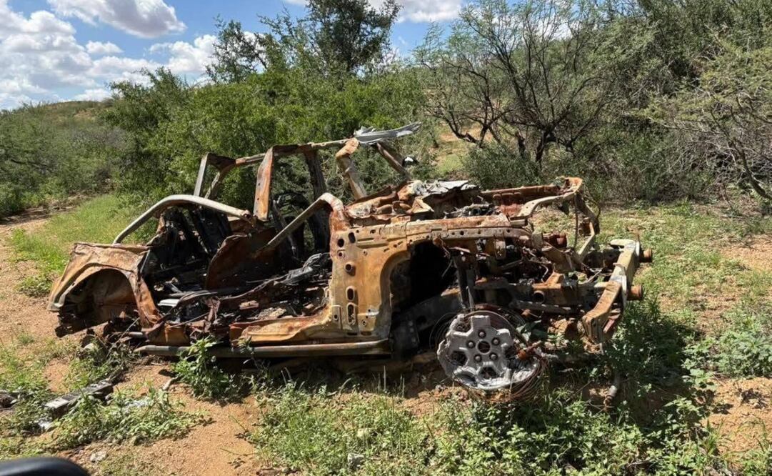 Madres Buscadoras localizan dos cuerpos calcinados en el desierto de Sonora; también encontraron 6 vehículos. Fotos: de Madres buscadoras de Sonora
