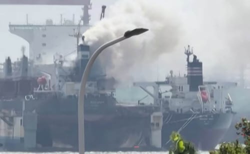 Incendio de un buque de carga extranjero deja 25 muertos en China; embarcación realizaba escala de mantenimiento