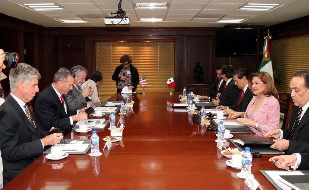 En las oficinas centrales de la PGR, Arely Gómez recibió el día de hoy a Thomas Brandon./Especial