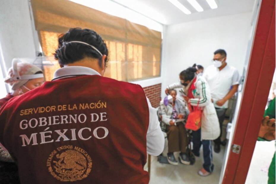 Les aplican la vacuna y les toman fotografías