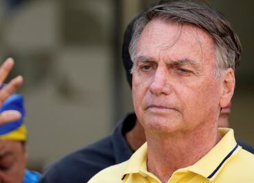 Bolsonaro niega burlar restricciones; policía busca "desmoralizarlo", acusa