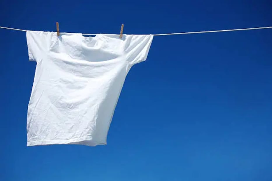 Lava la ropa de telas sintéticas conforma las instrucciones de sus etiquetas. Foto: Unsplash
