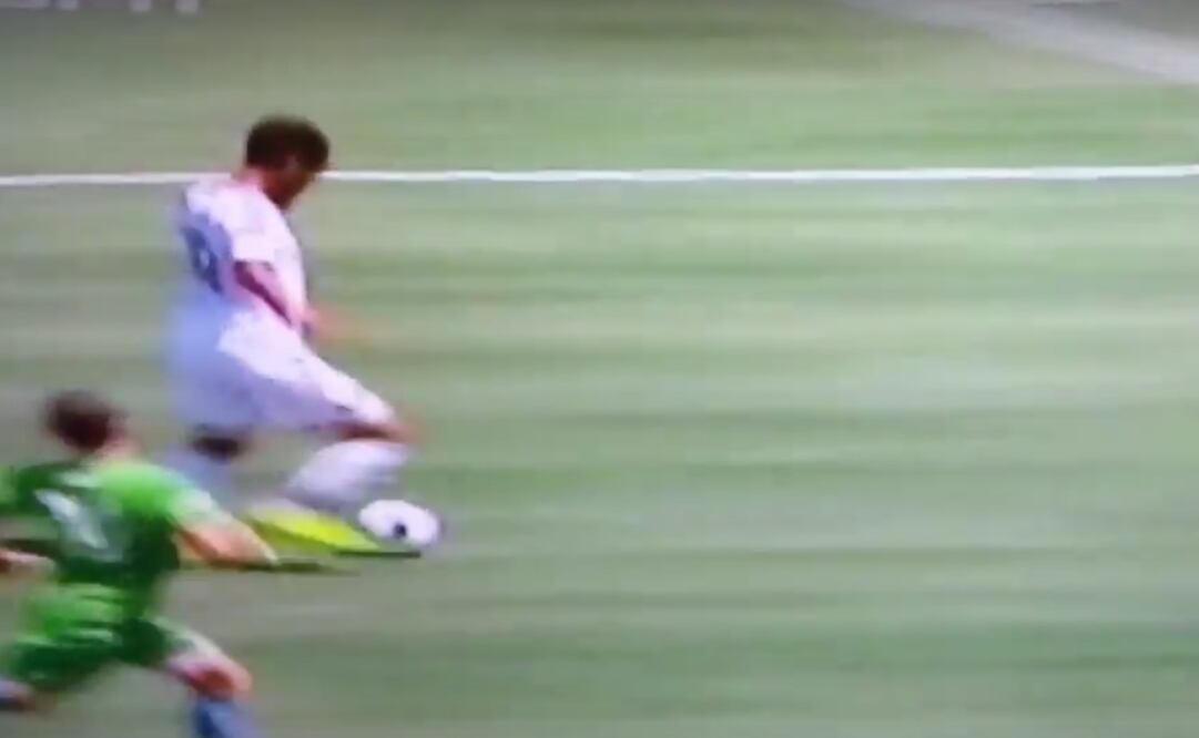 Dos Santos took the L.A. Galaxy to a 3-1 victory over the Seattle Sounders. (Photo: SPECIAL)