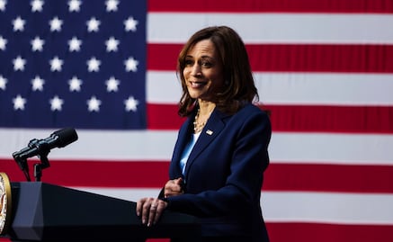 Kamala Harris, vicepresidenta de EU, da positivo a Covid-19