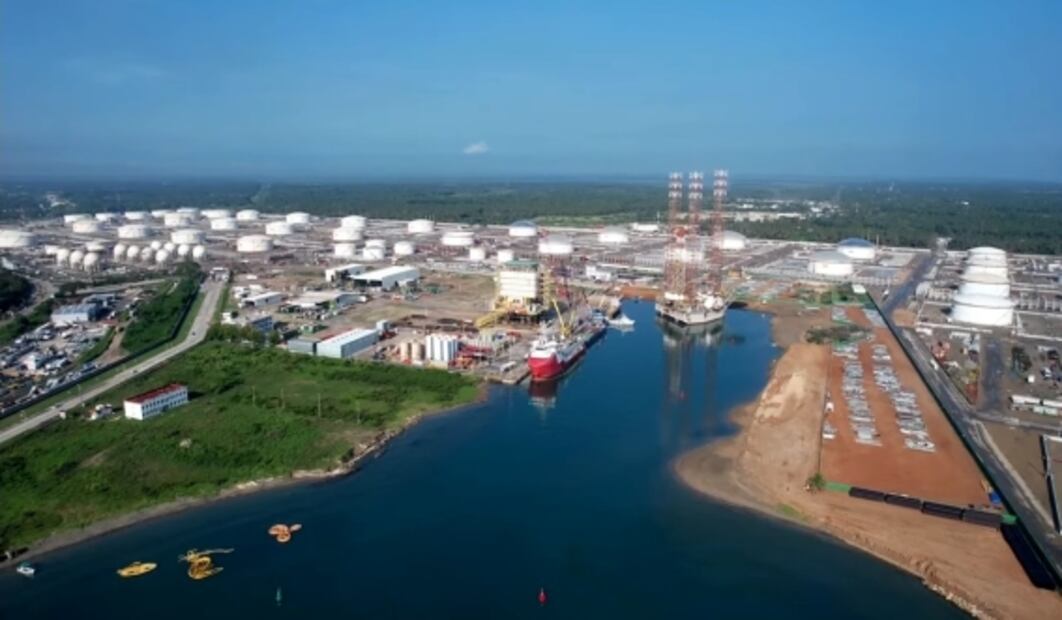 AMLO inaugura primera etapa de la Refinería de Dos Bocas