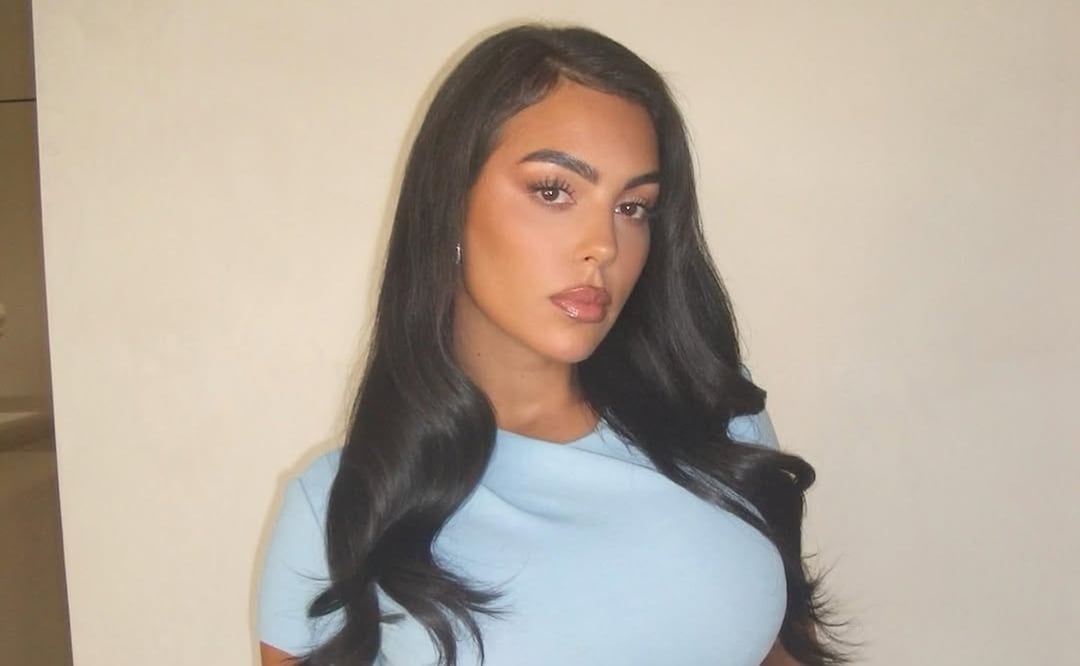 Georgina Rodríguez protagoniza la portada de enero 2026 de Elle España. Foto: Instagram @georginagio