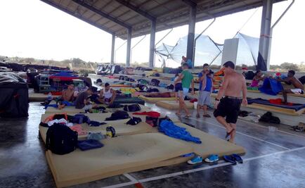 Suman 11 grupos de cubanos que llegan a México de C. Rica