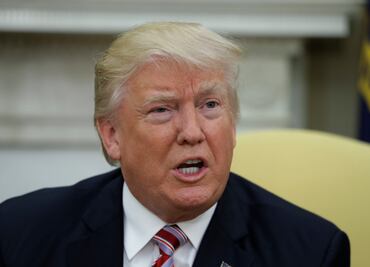 Trump pensó en despedir a jefe del FBI desde que fue elegido presidente