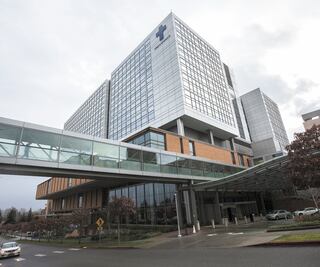 Coronavirus llega a EU; refuerzan los controles