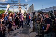 Iniciativa migratoria va contra profesionales
