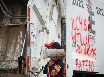 Bloqueo de trabajadores de Ecatepec suma más de 36 horas; autoridades siguen sin presentarse