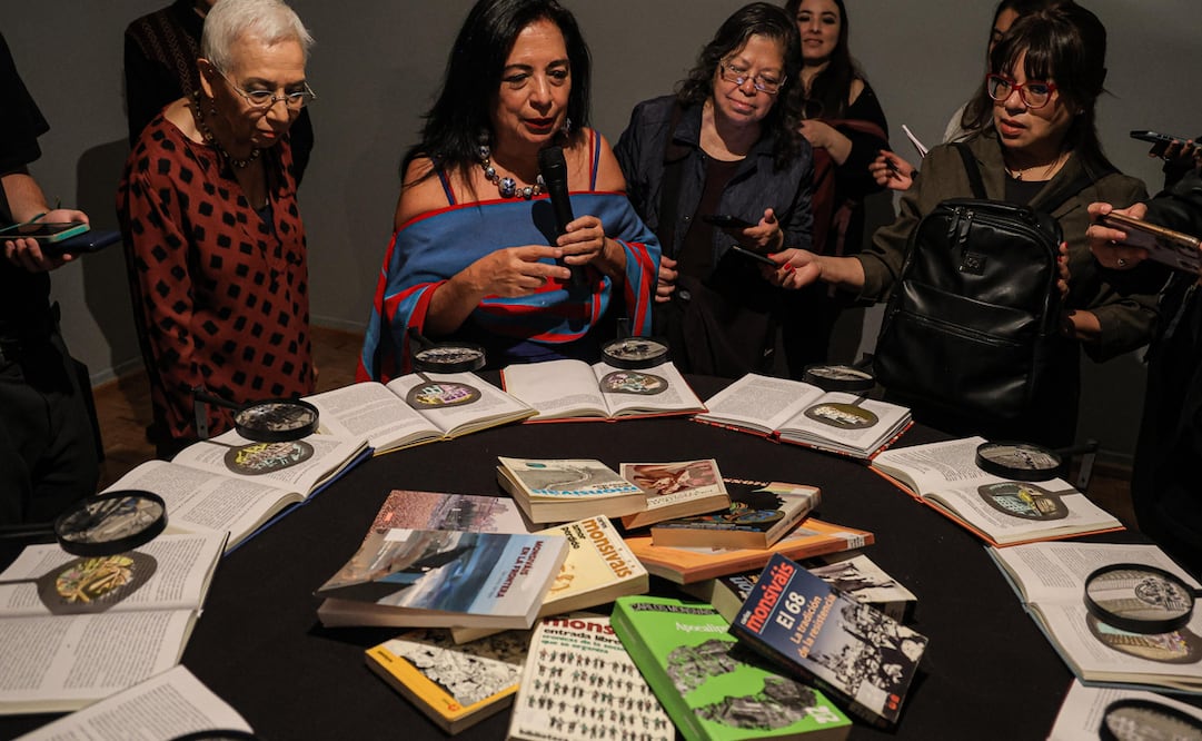 "Porque ahora pienso en ti, más que ayer, mucho más". Homenaje a Carlos Monsiváis en el Museo del Estanquillo. Fotos: Gabriel Pano/ El Universal