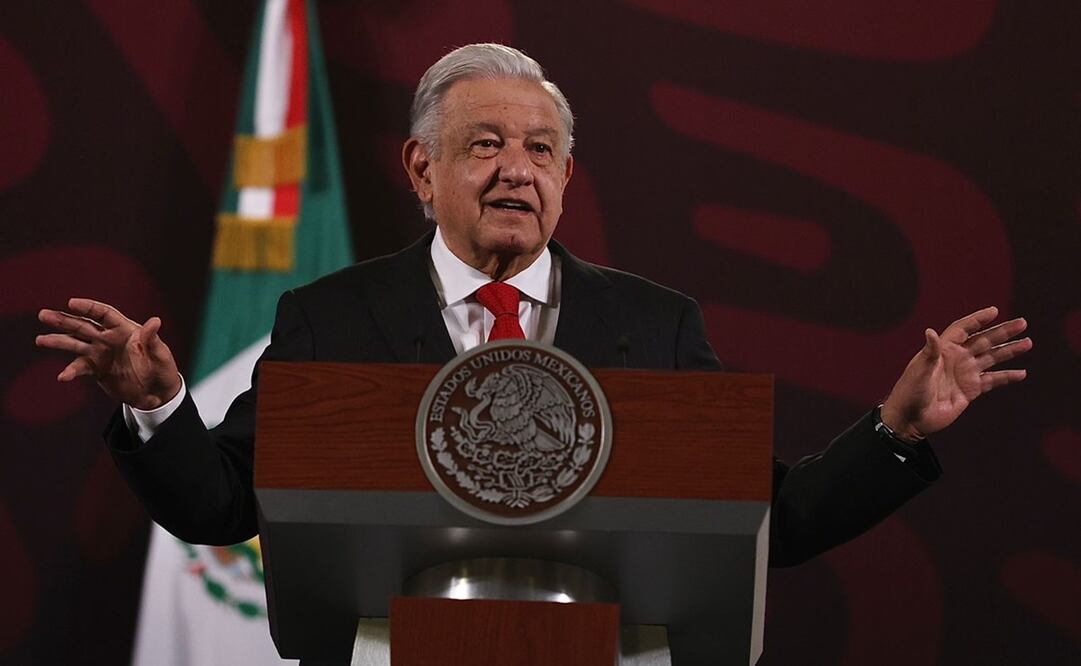 El presidente Andrés Manuel López Obrador exhibió el acuerdo entre el PRI y el PAN para elección de Coahuila de 2023. Foto: Berenice Fregoso / EL UNIVERSAL