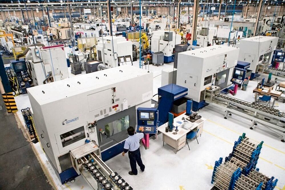 La confianza empresarial del sector manufacturero bajó 0.7 unidades en junio, hilando tres meses a la baja. Foto: Archivo