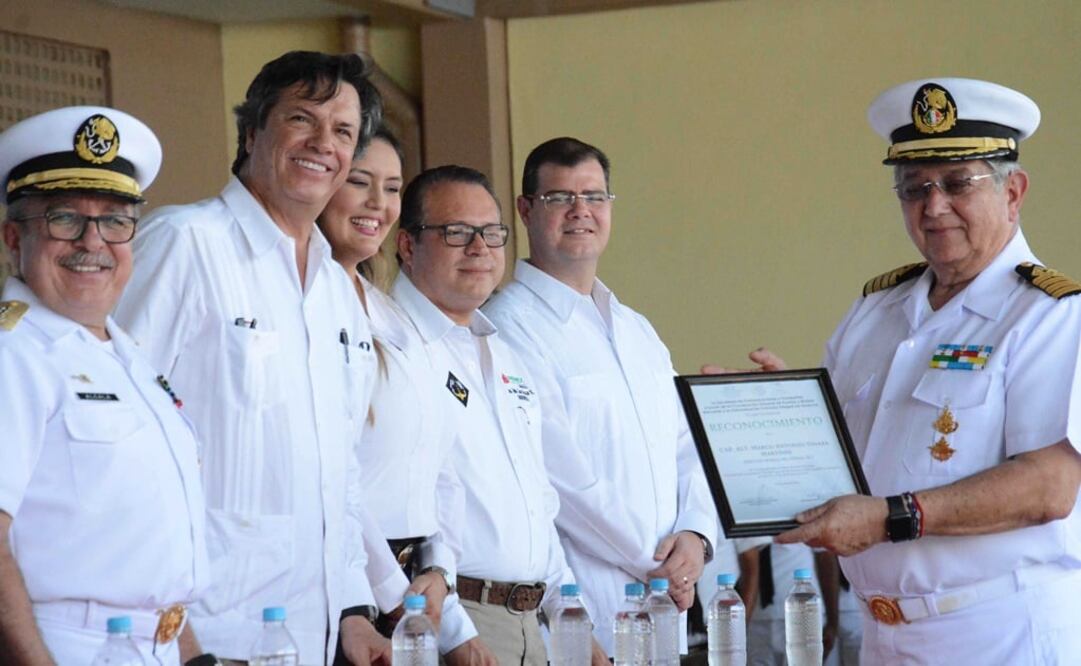 El coordinador general de Puertos y Marina Mercante, Guillermo Ruiz de Teresa y el alcalde de Veracruz, Ramón Poo. (Foto: Municipio de Veracruz)
