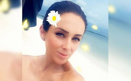Jacqueline Bracamontes, embarazada y en bikini