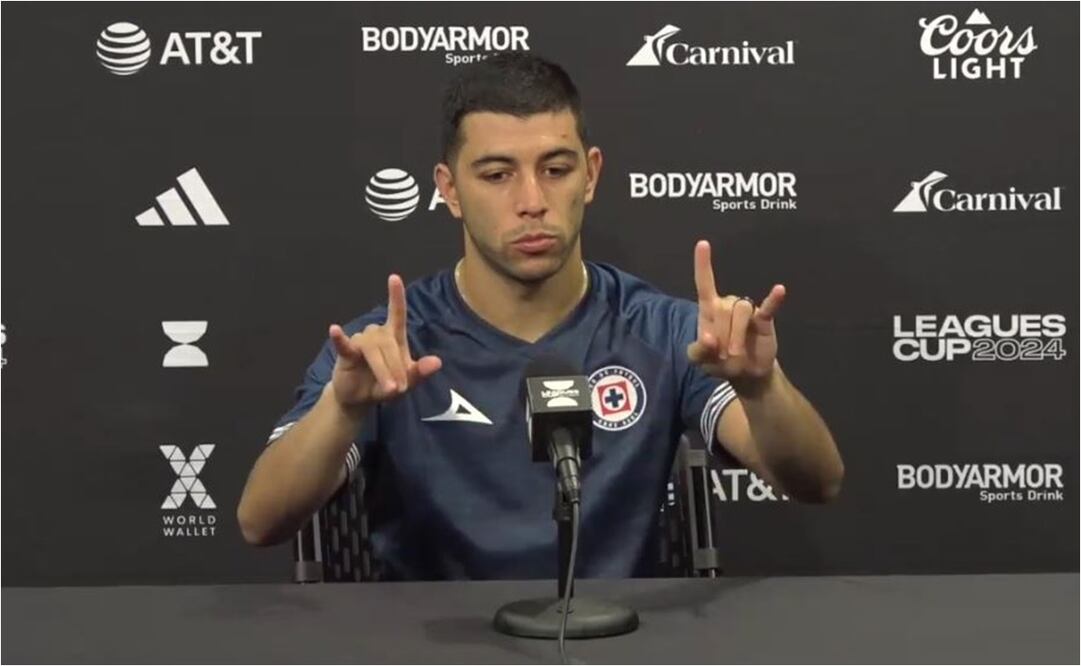 Erik Lira, jugador de Cruz Azul, en conferencia de prensa. FOTO: ESPECIAL