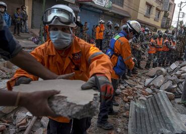 Aumenta cifra de muertos en Nepal; suman 57 víctimas