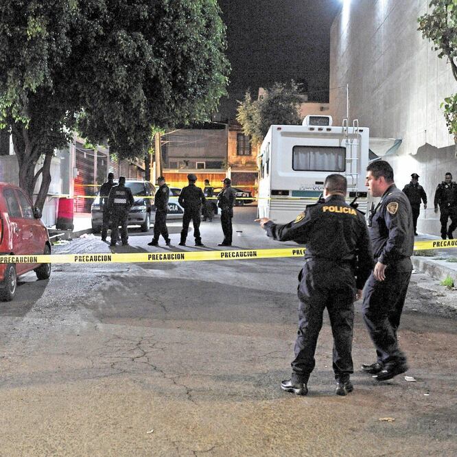 El elemento de la SSC fue asesinado la madrugada de ayer mientras hacía su rondín en las inmediaciones de la colonia Hidalgo. LUIS CARBAYO. CUARTOSCURO