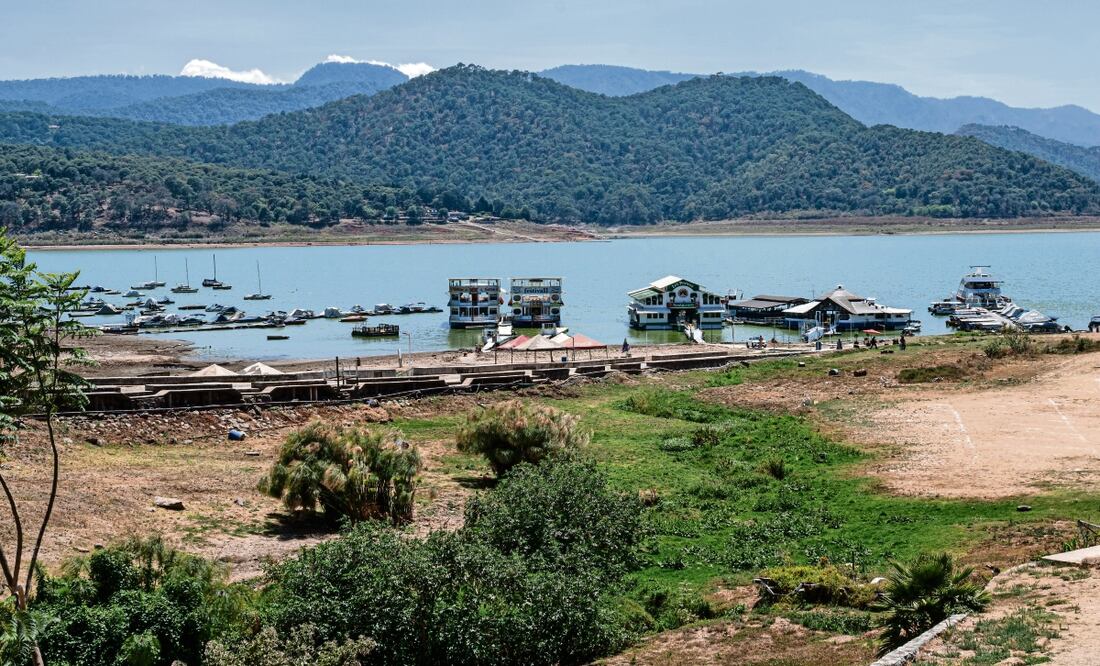 La presa de Valle de Bravo registra una capacidad de 27%, cuando el nivel histórico marca que debería estar a 77.4%. Foto: Archivo El Universal