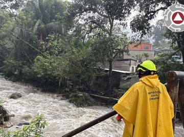 Reportan derrumbes, inundaciones y desbordamiento de ríos por frente frío 13 en 10 municipios de Chiapas