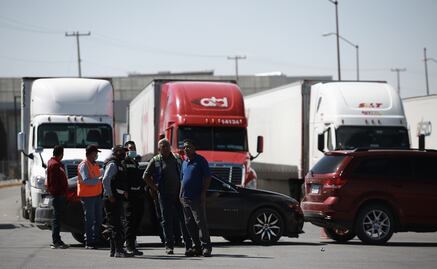 Bloqueos e indignación en la frontera México-EU por inspecciones a camiones en Texas