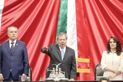 Festejan la aplanadora de Morena en Congreso