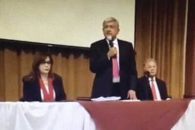 No salir con tonterías, pide AMLO a gobernadores, diputados y alcaldes electos