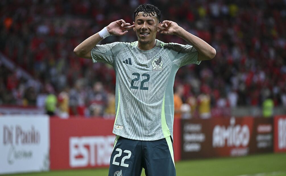 Jorge Ruvalcaba en festejo de gol, tras anotar durante el partido entre la Selección Mexicana y el Inter de Porto Alegre - Foto: Imago7