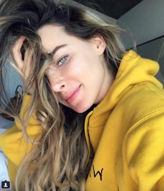 Belinda luce su rostro sin maquillaje