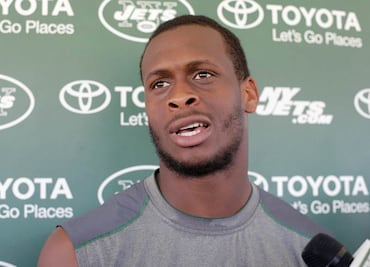 Compañero golpea y fractura mandíbula a Geno Smith