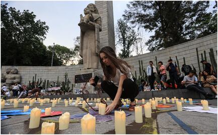 FOTOS: Previo al 10 de mayo, madres buscadoras realizan velada en la CDMX; exigen paren las desapariciones