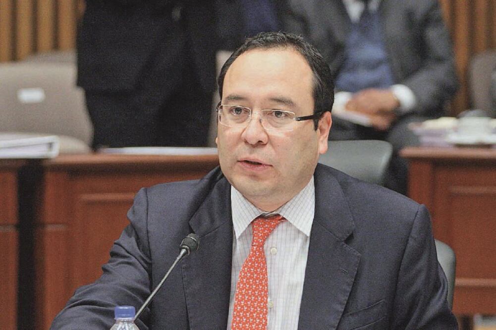 El consejero del INE Ciro Murayama afirma que llos spots son una forma equivocada de emitir mensajes políticos (ARCHIVO EL UNIVERSAL)