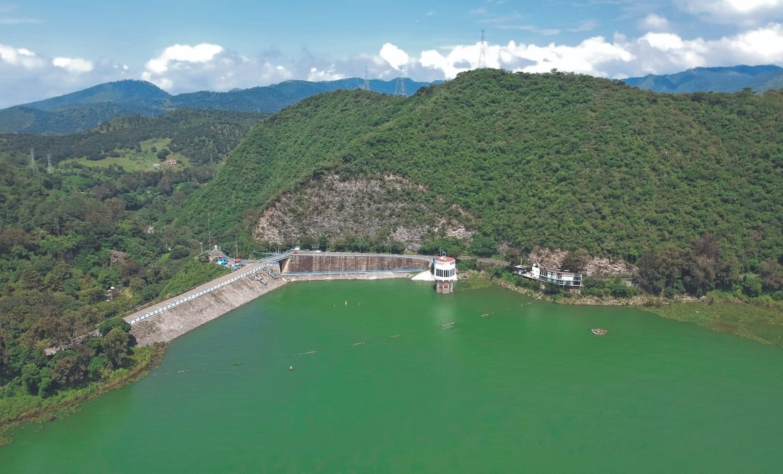 Del 25 de mayo a la fecha, las presas que componen el Sistema Cutzamala, como la de Valle de Bravo, se han recuperado, según autoridades. Foto: de Alejandro Vargas. El Universal