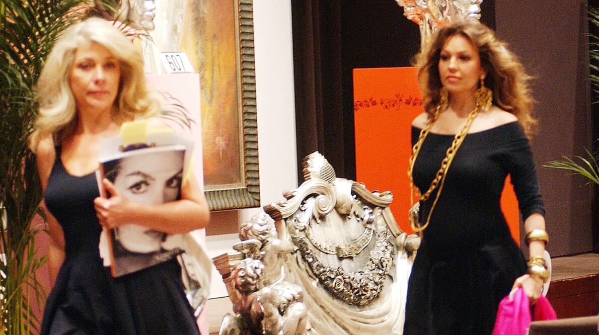 Thalía y Ernestina Sodi, captadas en las instalaciones de la casa Christie's en Nueva York.
Foto: Notimex, archivo