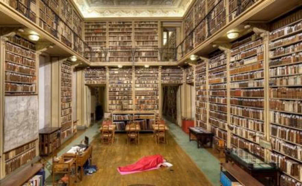 Artista en Miami invita a dormir en museos