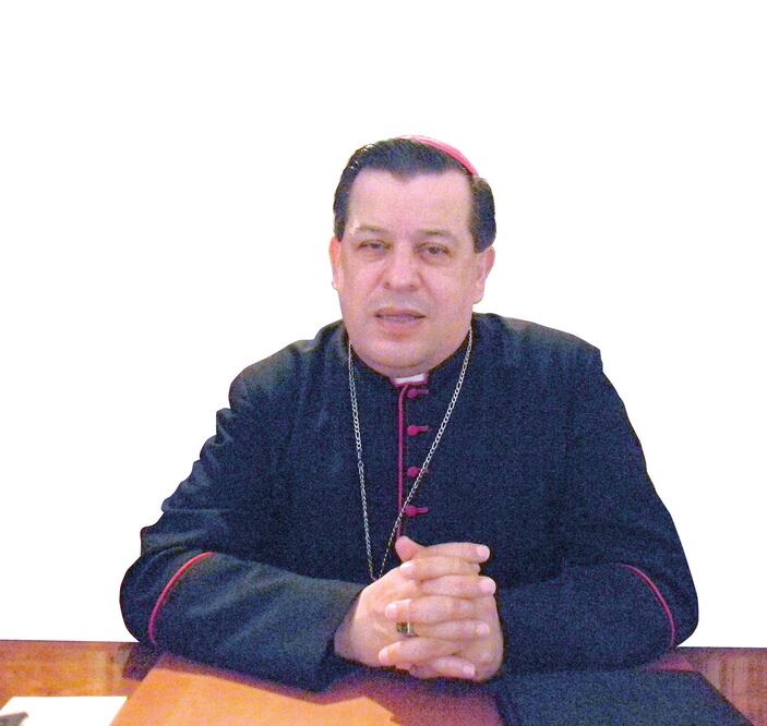 Arzobispo apoya a gays