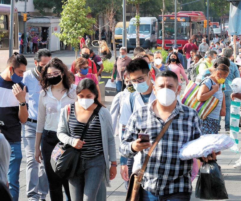 Aun cuando el gobierno federal propuso regresar a semáforo rojo en la capital, se decidió continuar en naranja, aseguró Claudia Sheinbaum. Foto: ARCHIVO EL UNIVERSAL