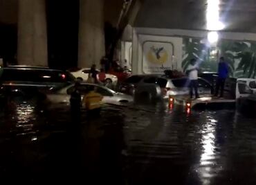 Tromba causa afectaciones en el sur de la capital mexicana