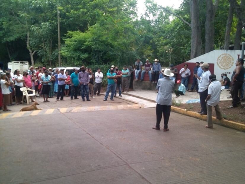 Pueblo ayuujk toma oficina del INPI en Oaxaca para apoyar a otomíes de CDMX