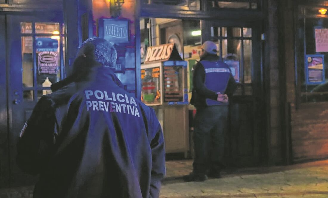 Ante el alza de contagios en la región Pacífico Norte del estado, se decretó limitar horarios y aforos de actividades no esenciales. Foto: Gladys Navarro. EL UNIVERSAL