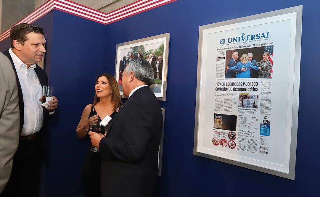 Exhiben portadas de El Universal en Embajada de Estados Unidos en México en el marco de la conmemoración del bicentenario de las relaciones diplomáticas de ambos países. Foto: Berenice Fregoso/ EL UNIVERSAL