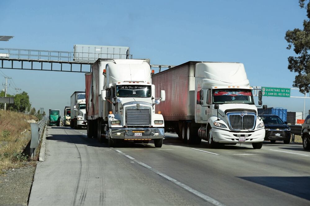 En 2023 el sector de autotransporte de carga terminó con un déficit de 50 mil operadores. Cada vez más dejan el volante por miedo a la inseguridad, señalan. Foto: Iván Montaño / EL UNIVERSAL