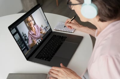 Cursos en línea para mamás emprendedoras, un regalo que perdura