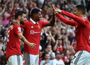 Manchester United goleó al Arsenal y es quinto de la Premier League