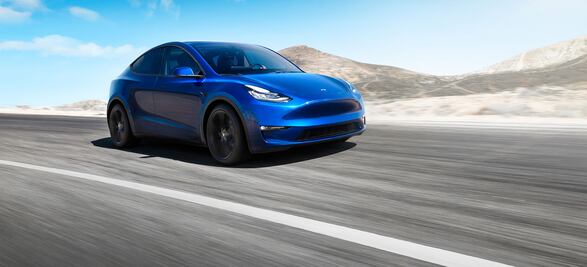Techo panorámico de Tesla Model Y nueva sale volando en plena carretera 