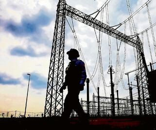 Cofece indaga posible monopolio eléctrico