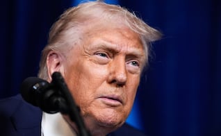 Trump negocia venta de petróleo venezolano con donador de su campaña: Financial Times; Vitol estuvo en reunión con petroleros